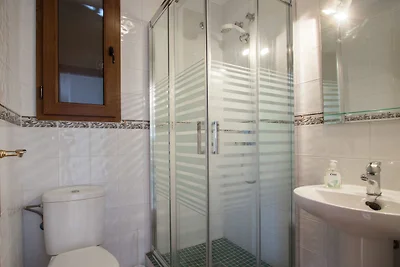 Modern vakantiehuis met privé zwembad