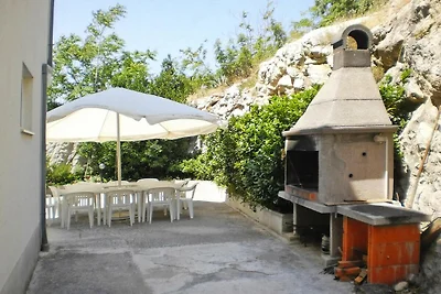 Apartments Ivan in Omis-Nemira, nahe zum...