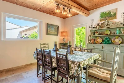 Esthetische villa in Paradou, Alpilles