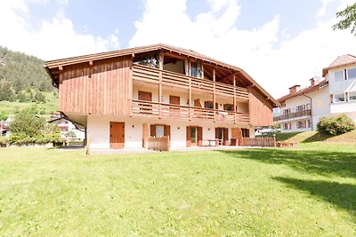 Geräumiges Chalet mit Garten in Tirol in...