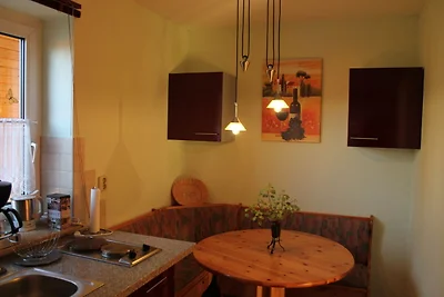 Sonnige Ferienwohnung am Wald / Büdnerreihe