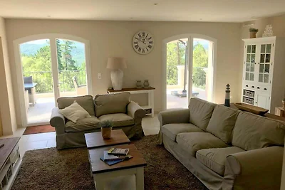 Villa a Le Plan-de-la-Tour con piscina