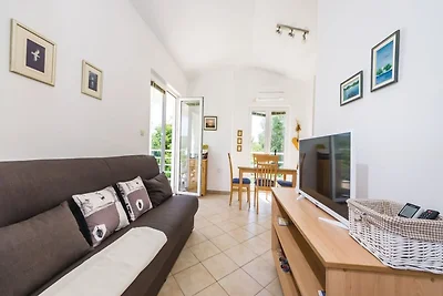 Geräumiges Ferienhaus in Bibinje mit Garten