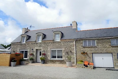 Stenen huis in Pont-l'Abbe bij La Torche