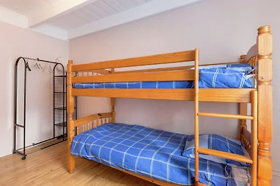 Schönes Haus mit moderner Einrichtung