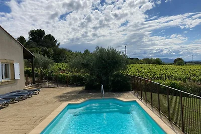 Accogliente villa con piscina