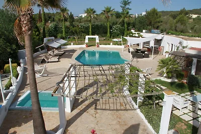 Gemütliches Landhaus mit privatem Pool