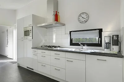 Entworfen Chalet mit Smart TV, neben BOS