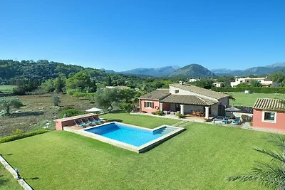Villa in Pollensa mit Schwimmbecken