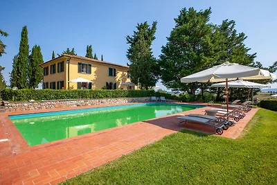 Elegantes Ferienhaus mit Sprudelbad