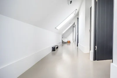 Lodge dal design moderno direttamente...