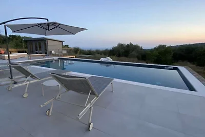 Villa in Civezza mit Balkon und Wifi