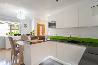 Moderna casa vacanze a Valencia con piscina