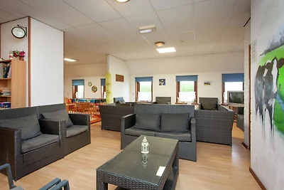 Moderna casa colonica in Frisia in riva al...