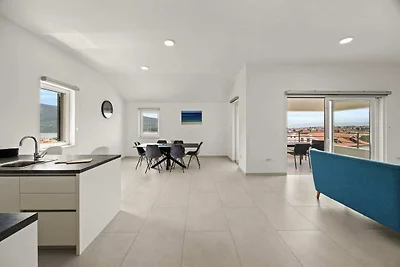 Bezauberndes Sommerapartment mit Meerblick