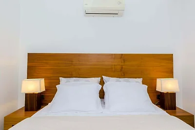 Apartments Knego - Comfort One Bedroom Apartm...