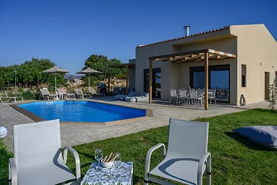 Villa in Skouloufia mit Meerblick & Pool