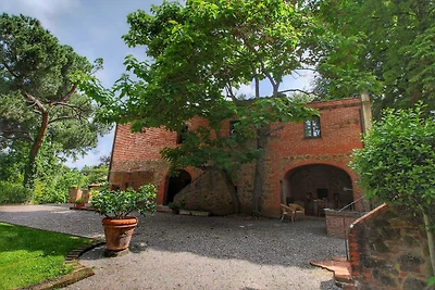 Accogliente villa con terrazza a Sinalunga