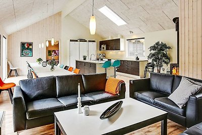 Geräumiges Ferienhaus in Frederiksværk mit...