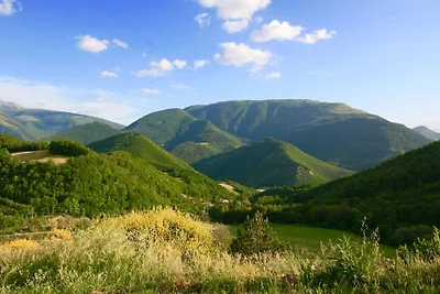 Gemütlicher Bauernhof in Cagli in Hügelnähe