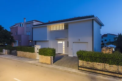Villa al mare a Zara con piscina