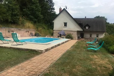 Moderno appartamento con piscina a Vidochov