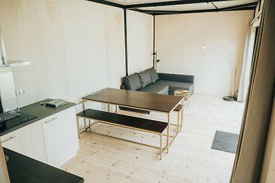 Modernes Chalet mit Terrasse in einem Ferienp...