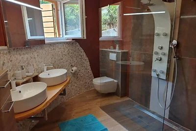Seaside Apartment Šolta-Three Bedroom Apartme...