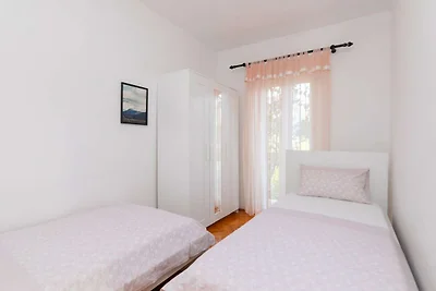 Apartments Martić - Four Bedroom Apartment wi...