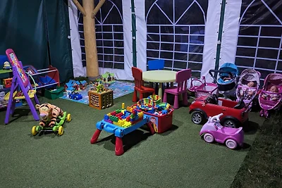 Komfortables Ferienhaus mit Garten, Dabki