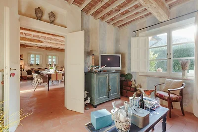 Villa in Camaiore met zwembad en Toscaanse...