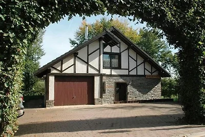 Ferienhaus in Xhoffraix mit Terrasse