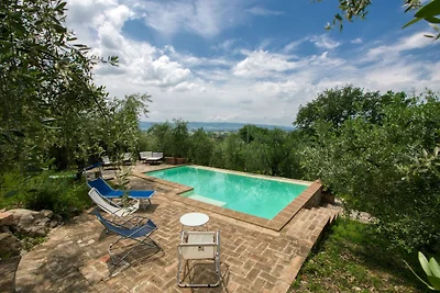 Schönes Ferienhaus in Assisi mit Swimmingpool