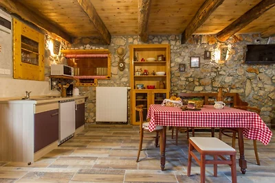 Ferienhaus in Polje mit Garten
