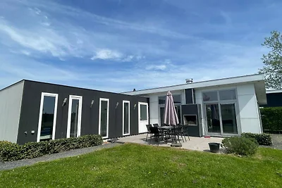 6-Guest Stylish Chalet in De Rijp