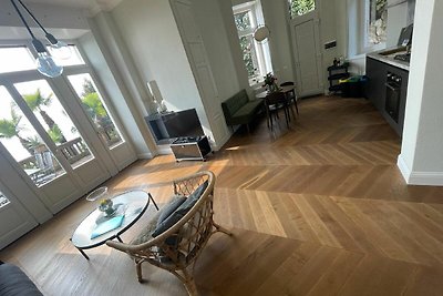 Wohnung in historischer Villa mit Seeblick in...