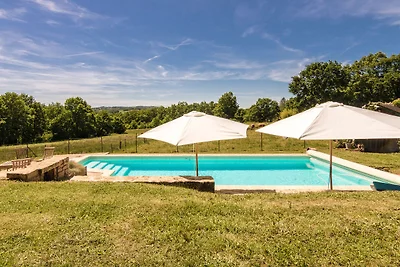 Confortevole villa con piscina