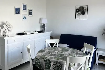 Wohnung in Grau du Roi mit Meerblick