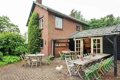Schönes Ferienhaus in Reusel mit Kamin
