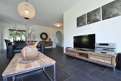 Schönes Ferienhaus in Zeewolde mit sonnigem...