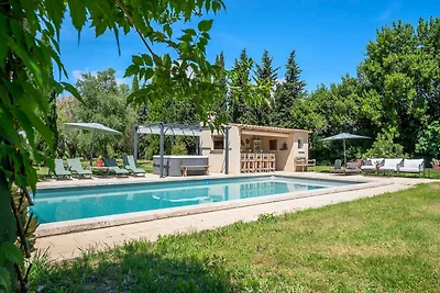 Große Familienvilla in Arles mit Pool