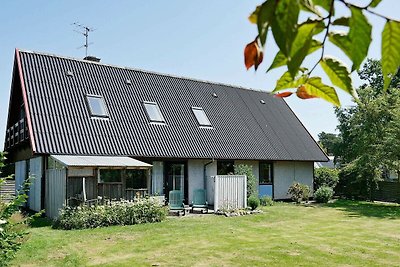 Geräumiges Ferienhaus in Nexø mit...