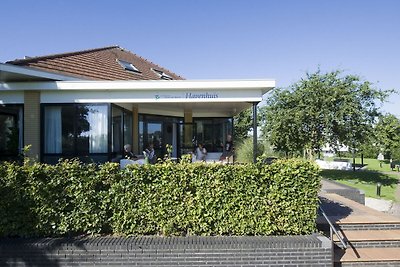 Moderne Villa mit einer schönen Terrasse am...