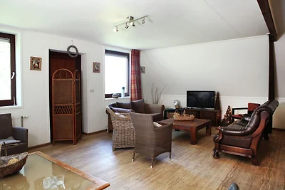 Teil eines Bauernhauses mit privater Terrasse