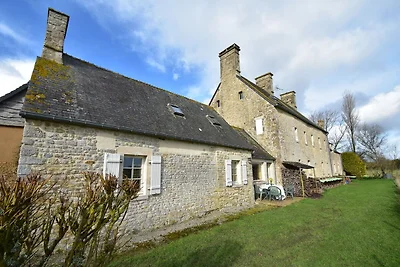 Schönes Ferienhaus mit Innenhof in Appeville