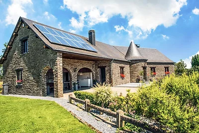 Villa a Biטvre con giardino