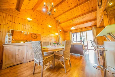 Chalet in Somme-Leuze met parkeerplaats