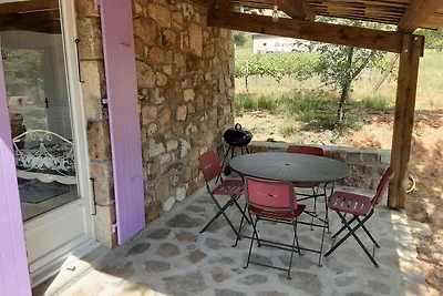 Piccola casa con piscina in comune a...