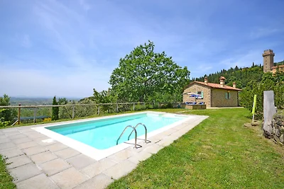 Lussuosa villa con piscina a Cortona