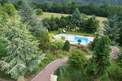 Elegante casa vacanze vicino alla foresta